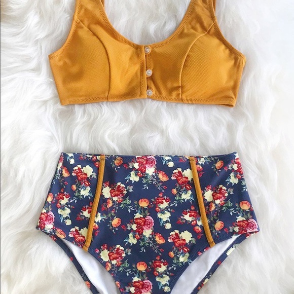 CUPSHE high waisted swimsuit - Picture 3 of 4